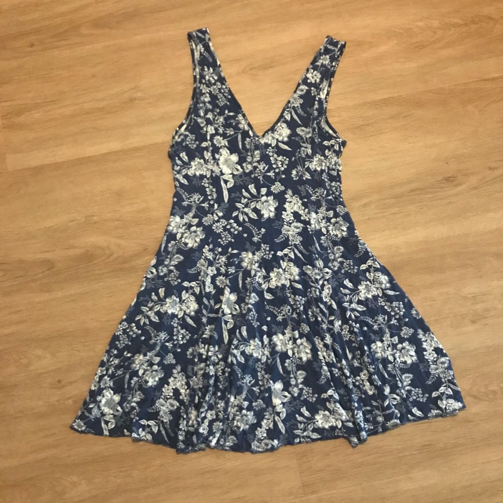 Forever 21 Sleeveless Fit & Flare Blue Floral Dress/Size LARGE